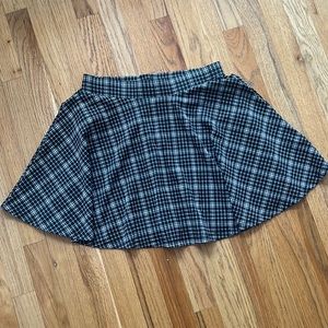 Women’s plaid flowy skirt